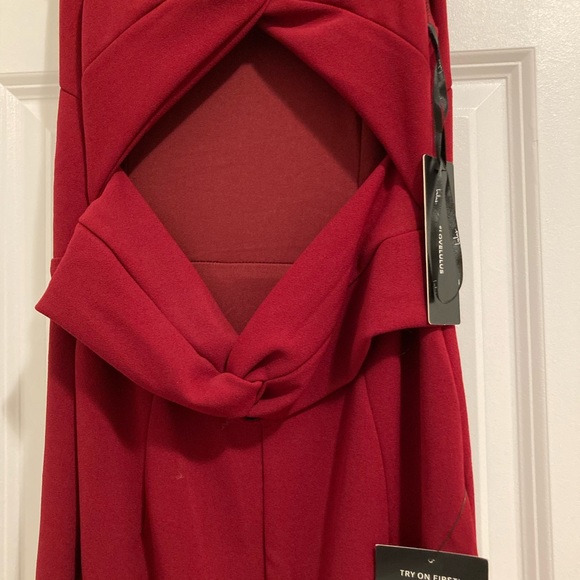 NWT! Two knotted details that create a cutout back for a stunning look! - Picture 5 of 6